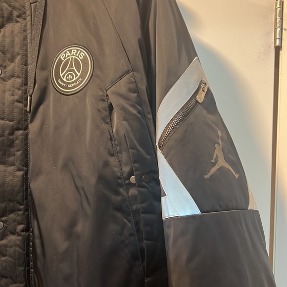 Jordan Winter Jacket - Picture 2 of 7